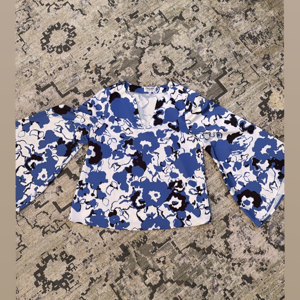 Crosby XS Women’s EUC shirt
